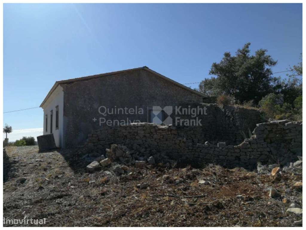 Moradia em ruína próxima ao campo de golfe no Algarve - Grande imagem: 4/9