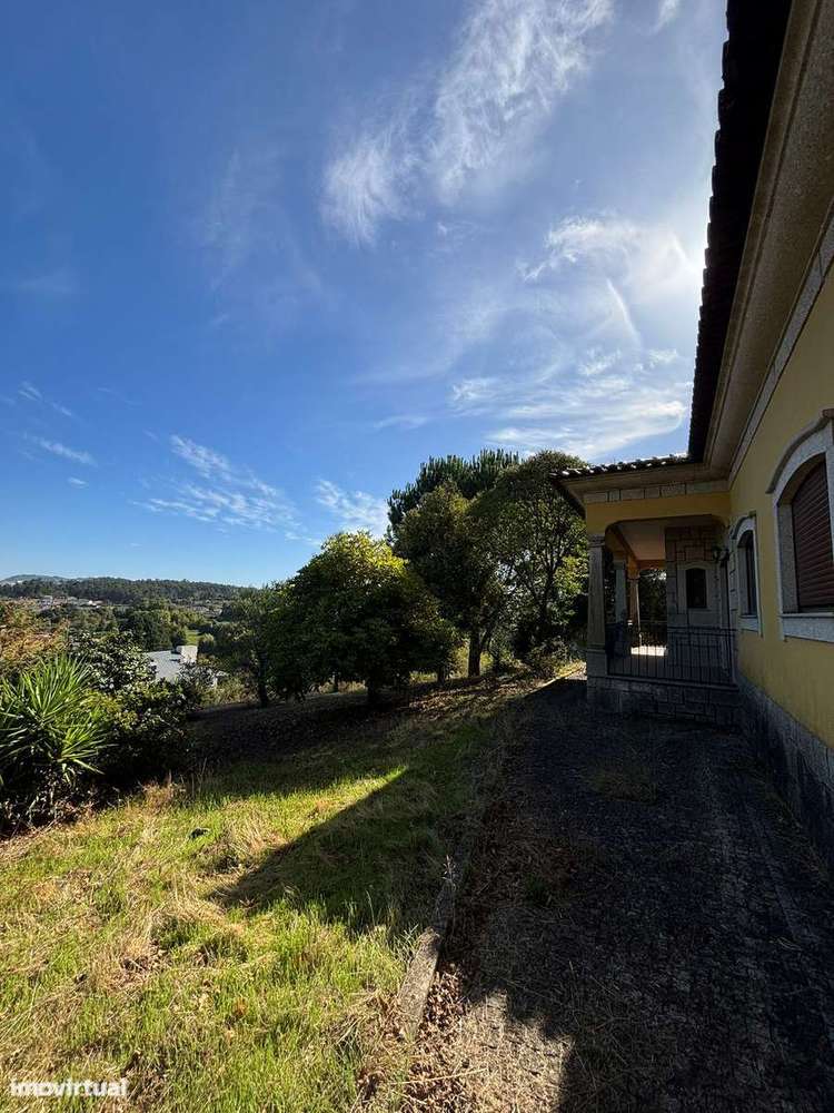 Imóvel de banco : apresente-nos a sua e-33