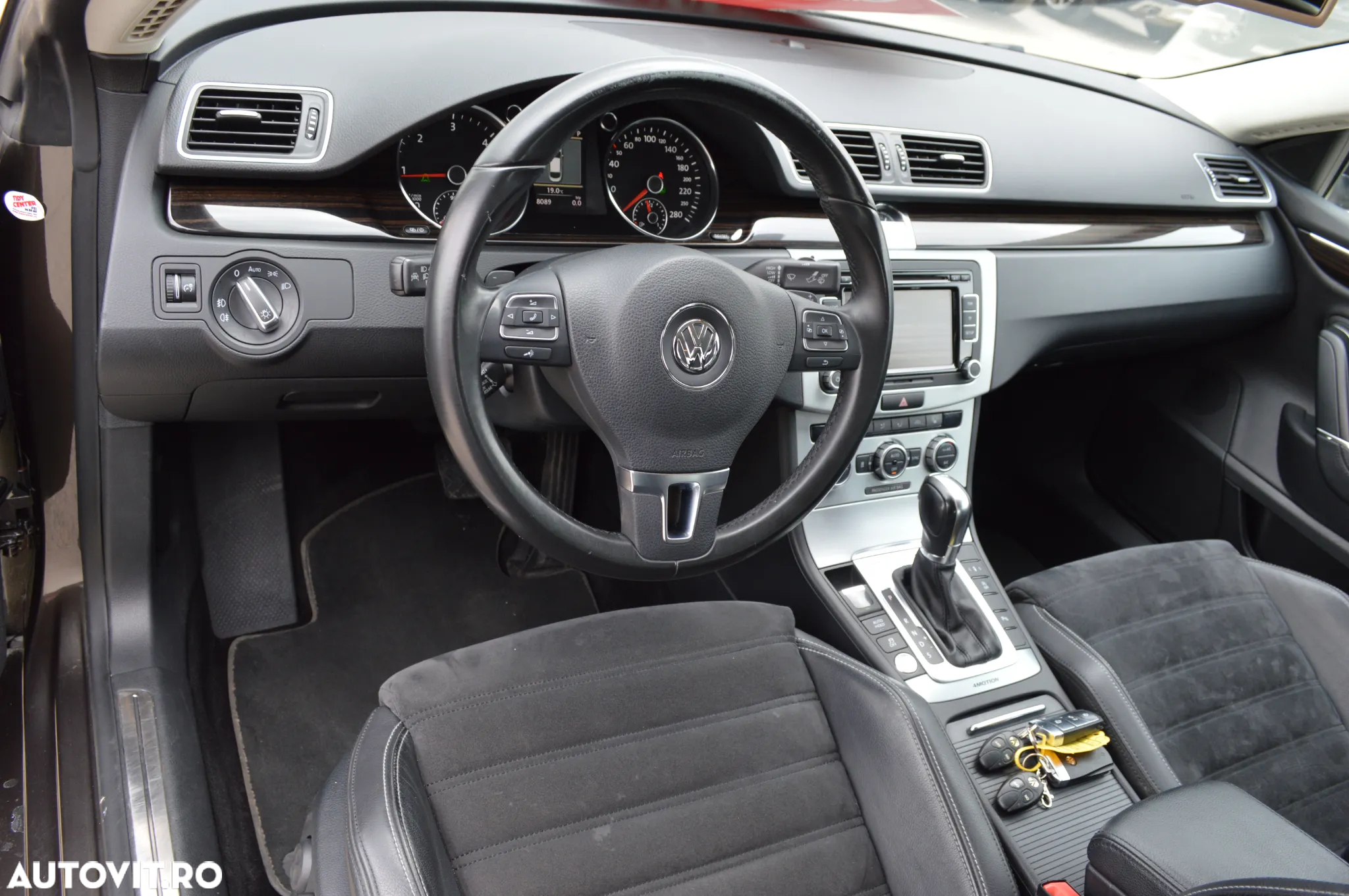 Volkswagen Passat CC 2.0 TDI DSG 4Motion BMT - 19