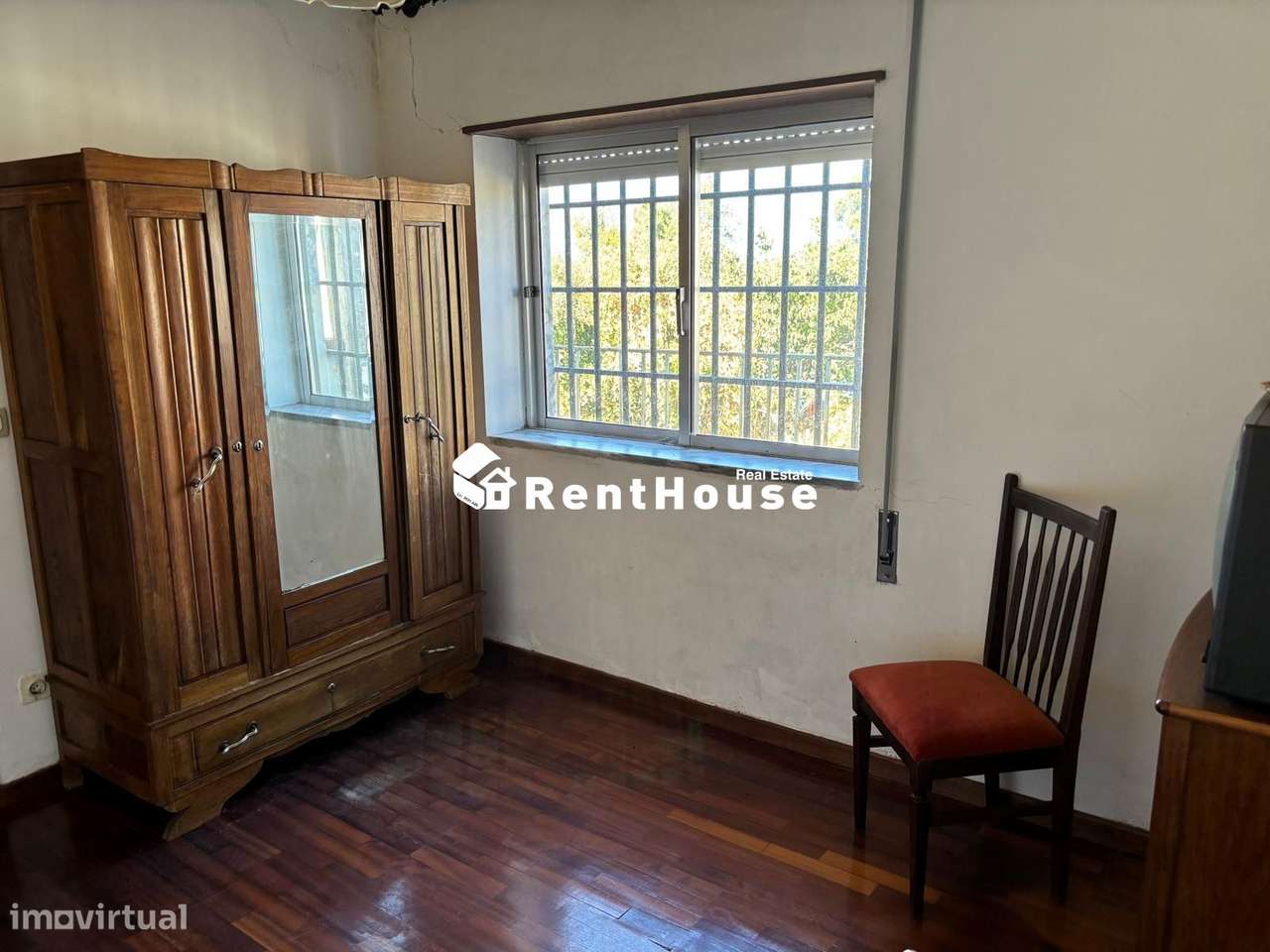 Moradia muito bem localizada-5