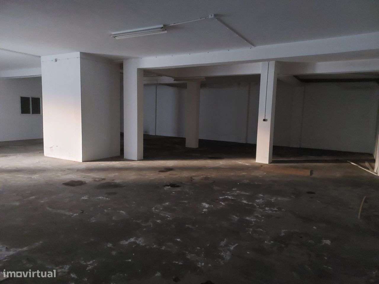 Armazém no centro de Ourém - Grande imagem: 2/8