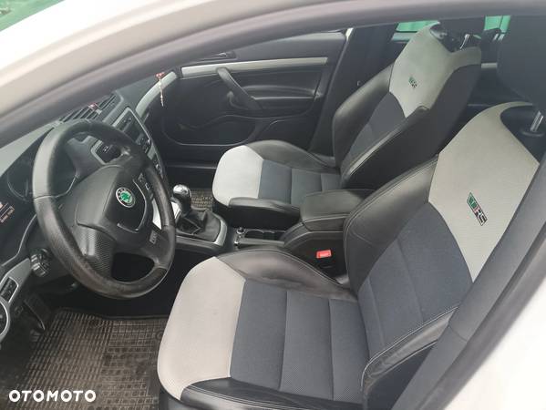 Skoda Octavia 2.0 TDI DPF RS - 6