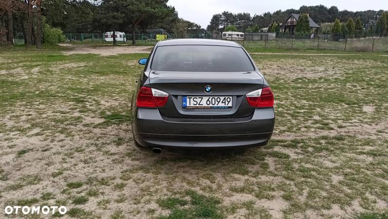 BMW Seria 3 320i - 7