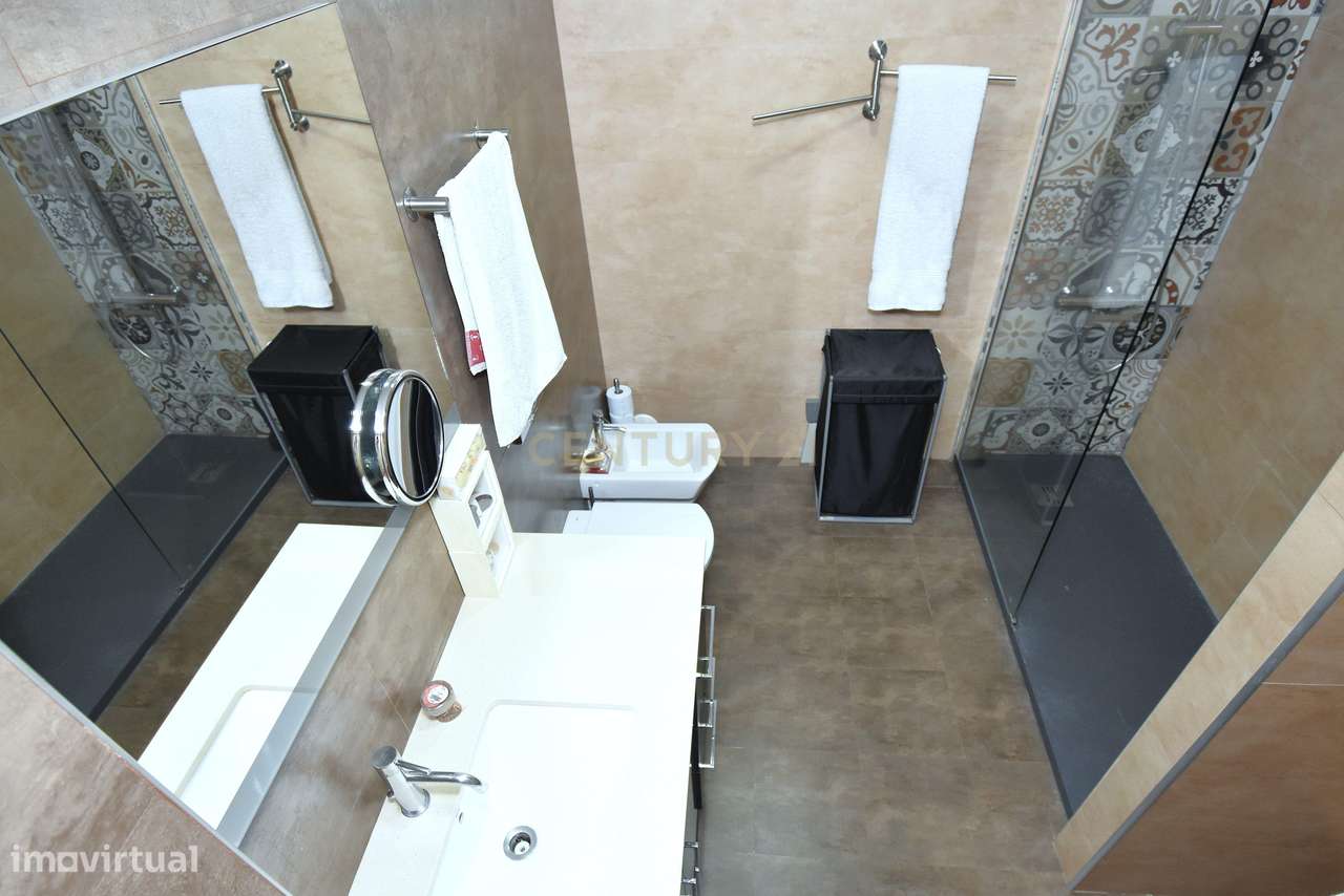 Moradia T3+1 em Alcochete: Luxo e Conforto!-35