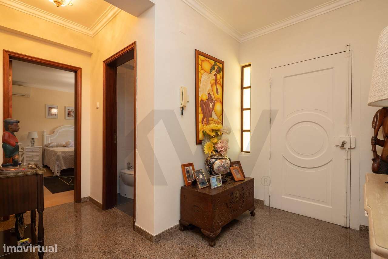 Moradia T4+2 com Piscina e Lote de 800m2 em Manique, Cascais - Grande imagem: 5/57