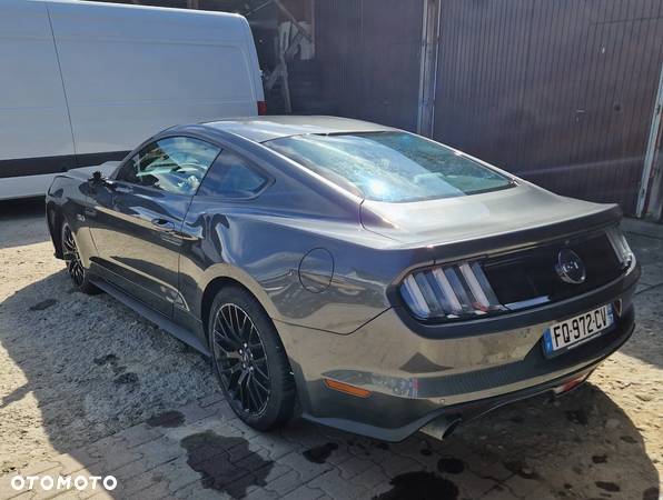 Ford Mustang 5.0 V8 GT - 2