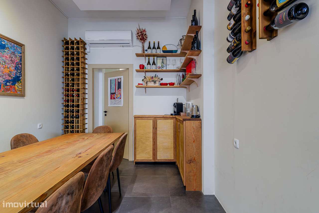 Garrafeira, mercearia para trespasse na Rua Tenente Ferreira Durão-9