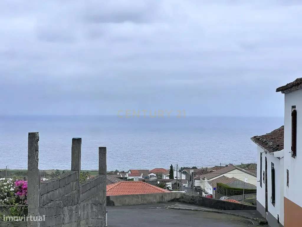 Moradia T3 com Mais de 3.500m² de Terreno | Oportunidade Única na Lomb - Grande imagem: 4/25