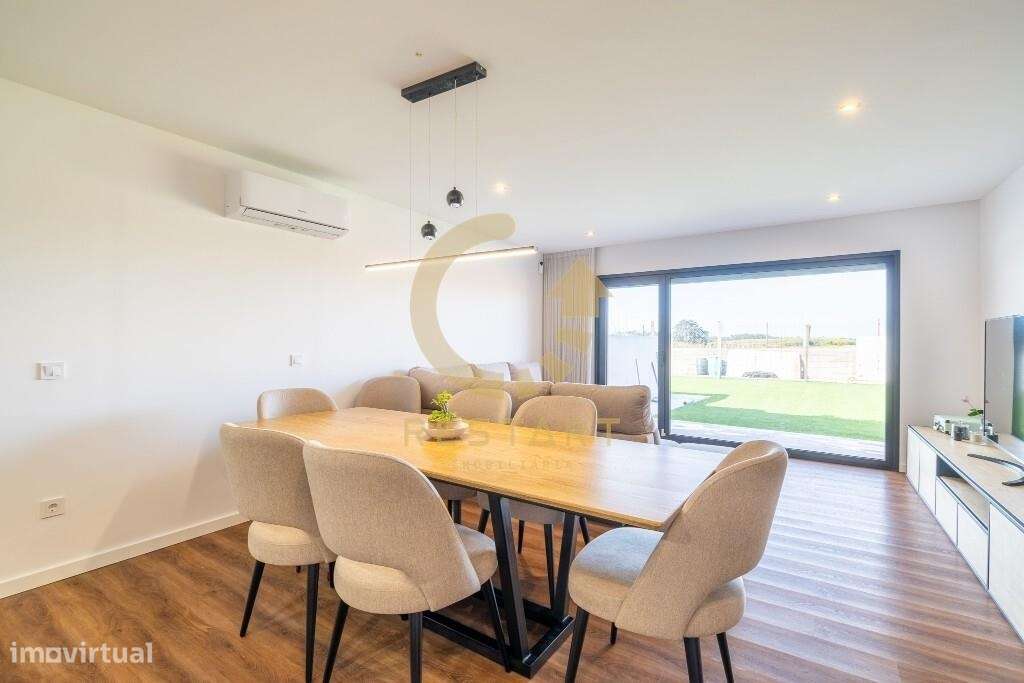 2 Moradias - Vilar Pinheiro - Grande imagem: 5/46