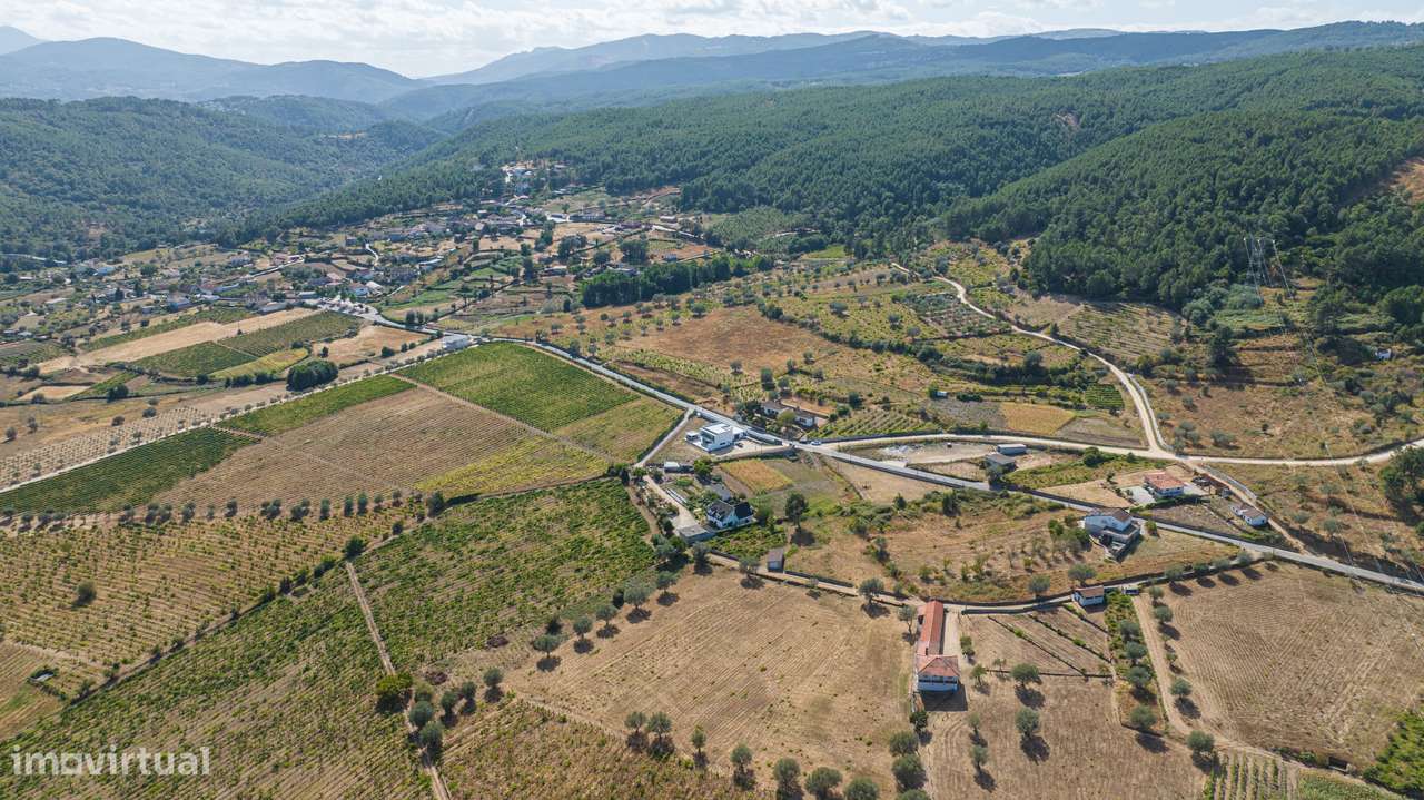 Moradia T4 semi-nova c/ 4 suites-44