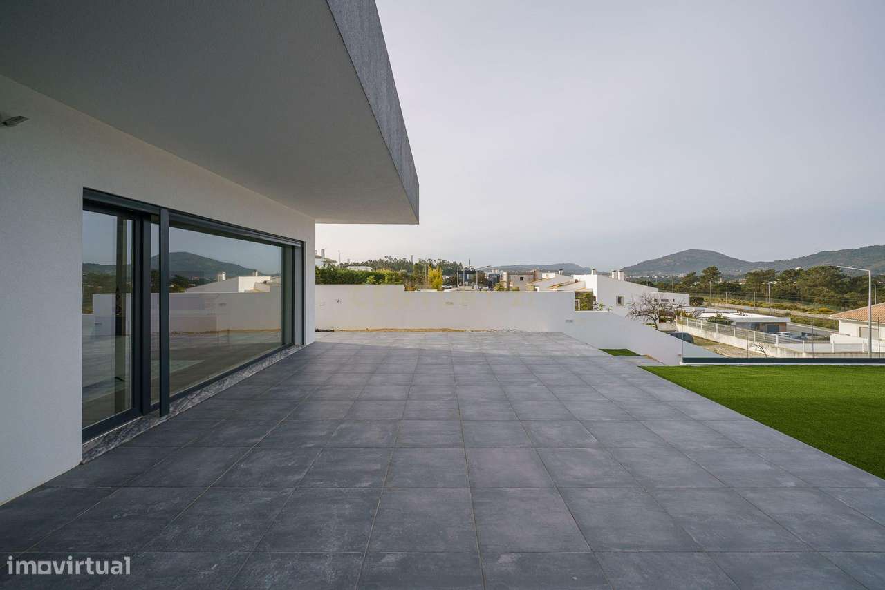 Moradia T3 Térrea a estrear com piscina e vista Serra-Setúbal-10