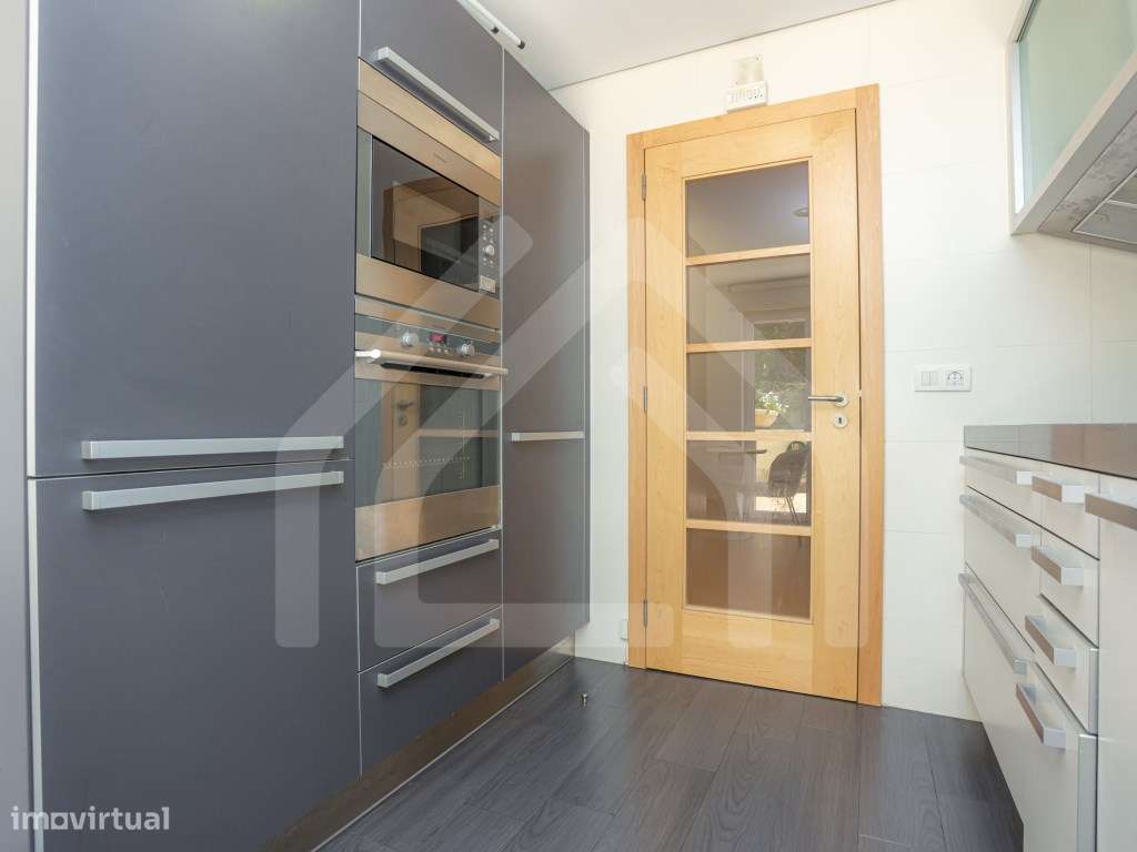 Apartamento T2 | Quinta das Lágrimas com Terraço e Garagem - Grande imagem: 5/28