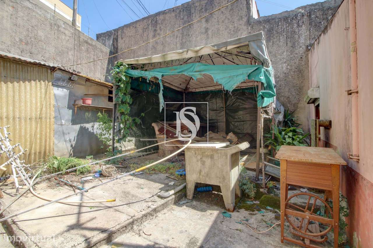 Moradia T2 para Reabilitação- Pedrouços - Grande imagem: 2/23