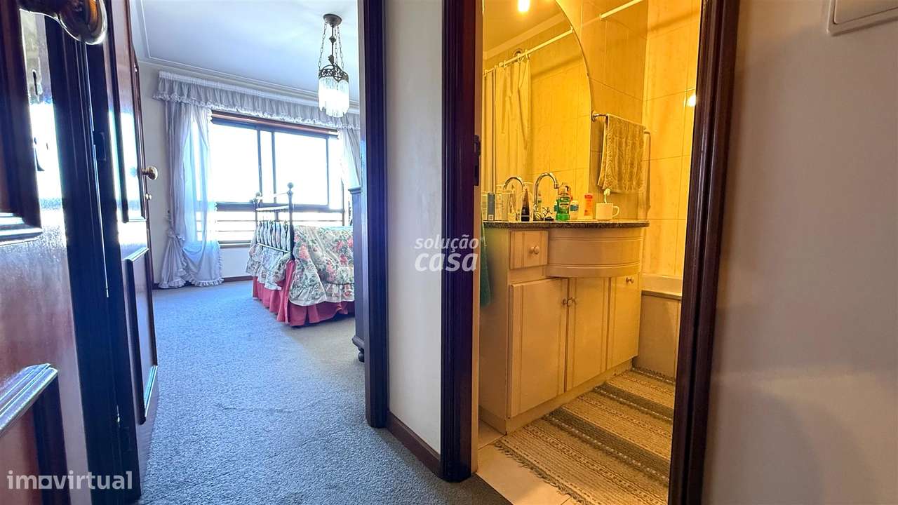 Apartamento T2+1 com Garagem, no Jardim Soares dos Reis!-25
