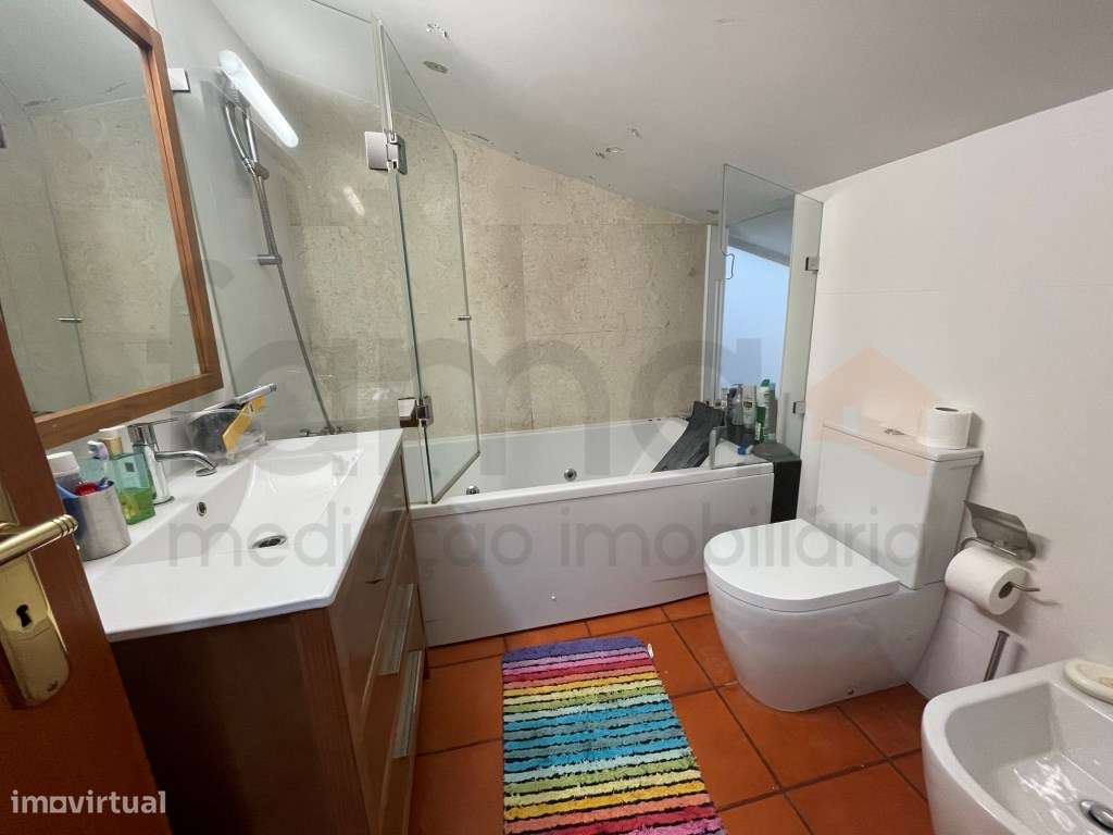 Moradia T5 em Lote Urbano de 5.135m2-43