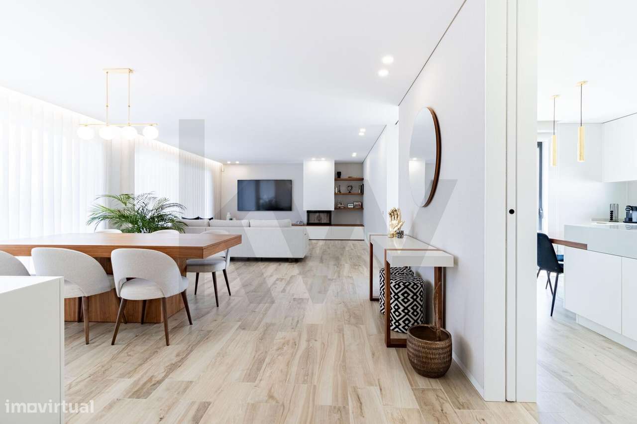 Moradia Térrea de Luxo com Piscina, Onde o Sonho se Torna Realidade-7