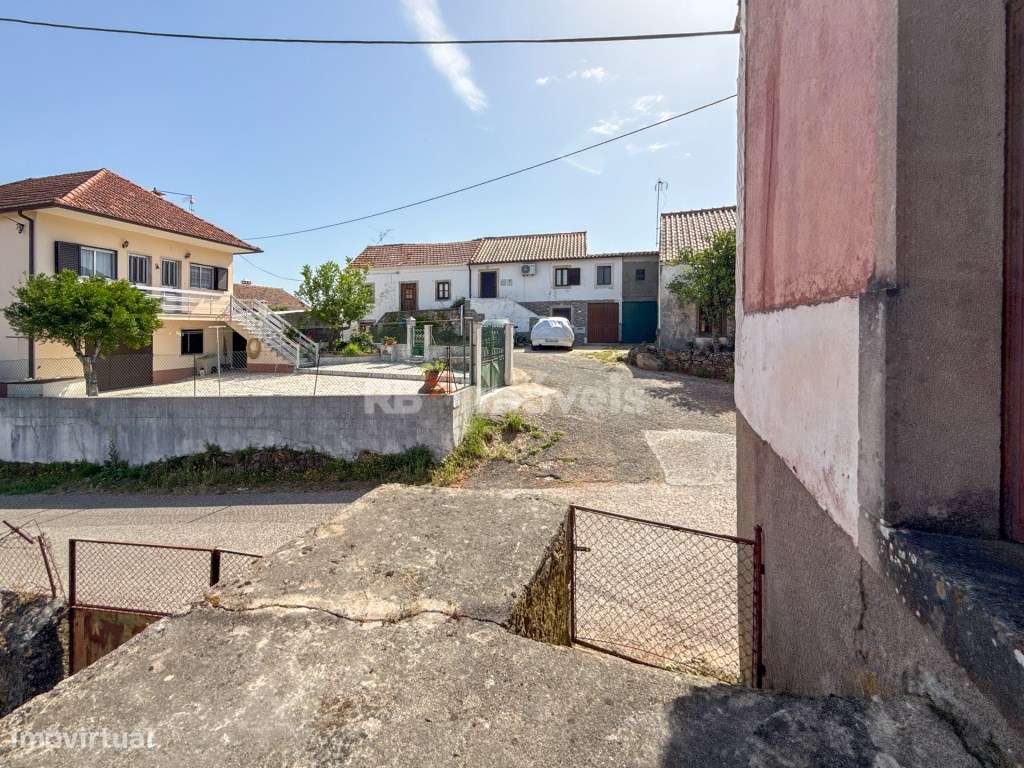 2 Moradias p/ Recuperar c/ Terreno - em Chãos, Ferreira do Zêzere-16