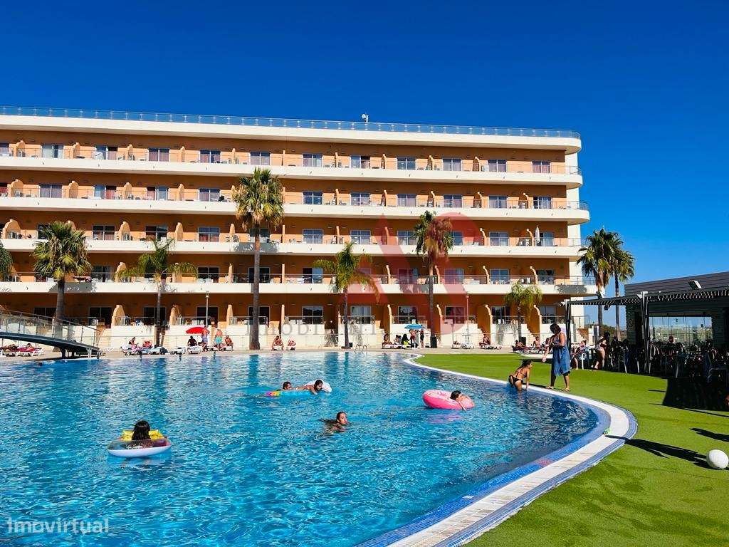 Apartamento T2 Mobilado com 2 Piscinas inserido no Hotel Balaia Atlânt - Grande imagem: 2/21