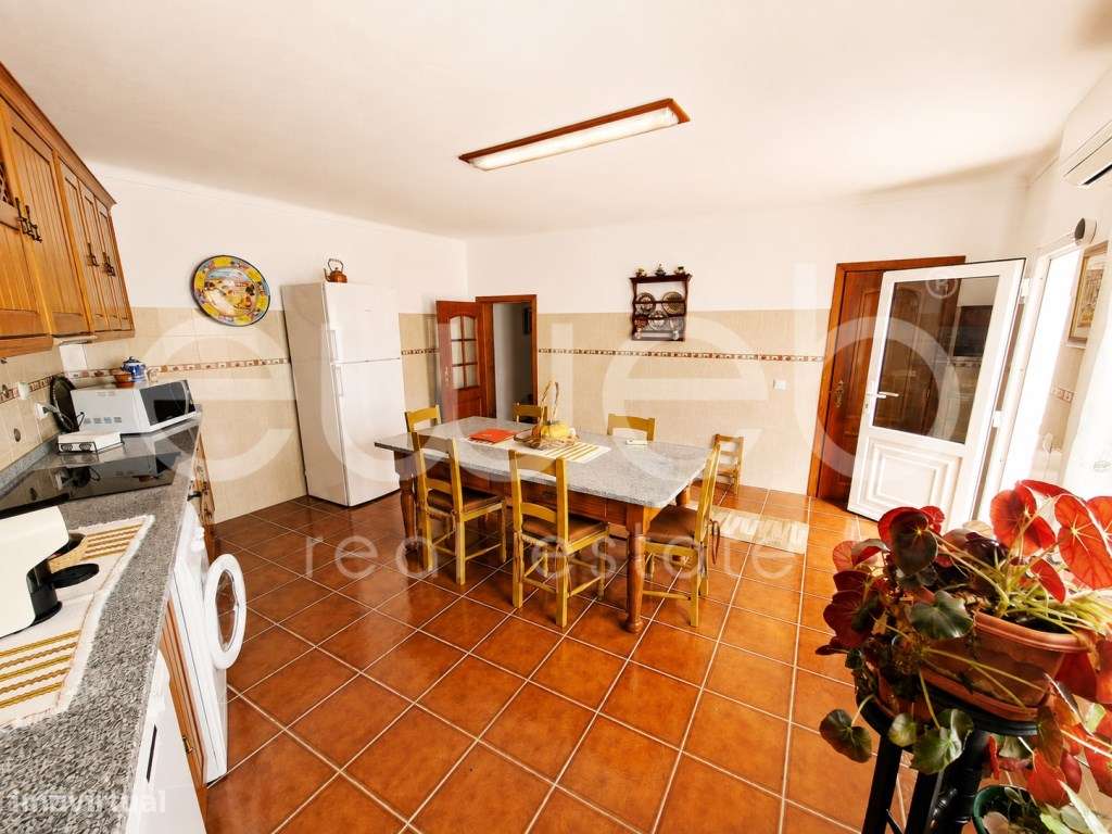 Moradia T4 de Arquitetura Alentejana com Piscina, Motrinos, Regueng...-35