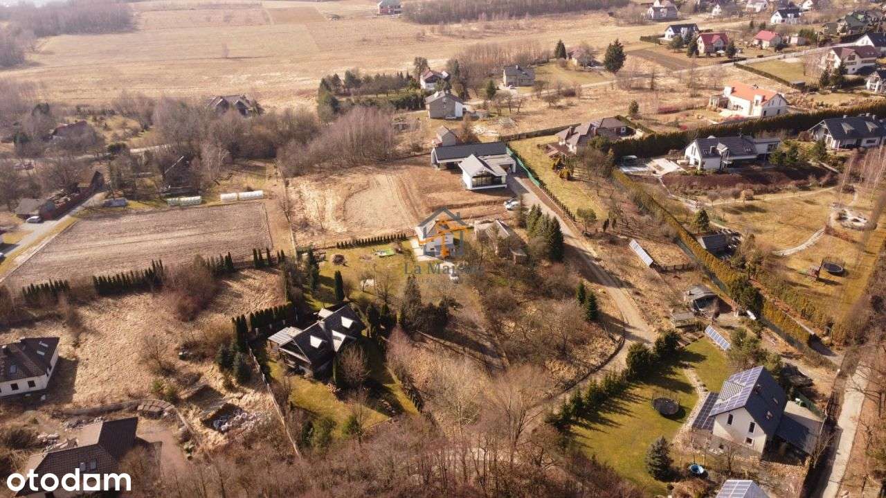 Zelków. Urokliwa nieruchomość w zacisznym miejscu.-13