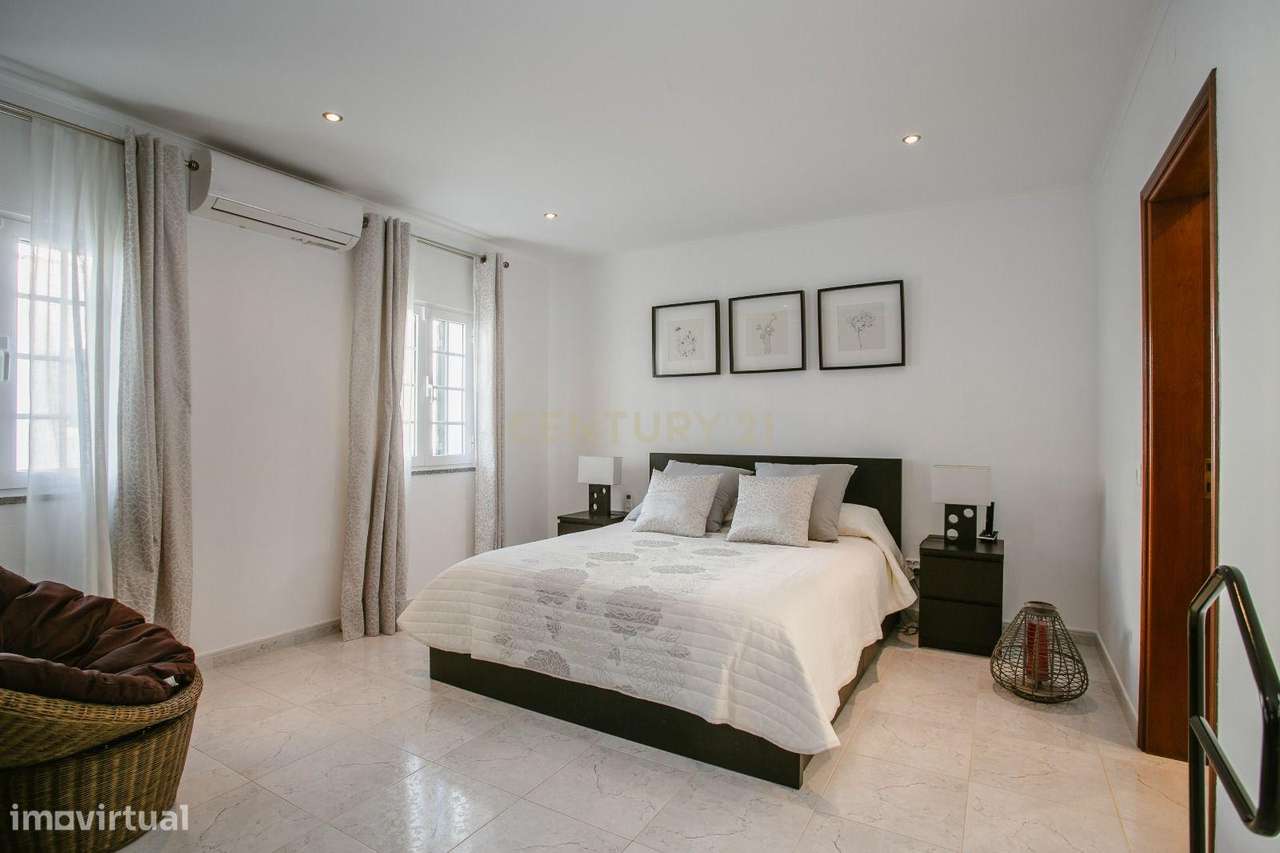 Moradia T3 em Mourão com piscina e vista para o Castelo-19