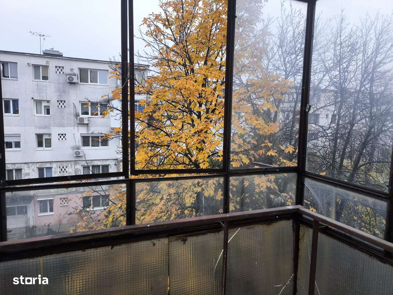 Malu Rosu,apartament 3 camere cf 2,3/4 de vanzare - Imagine principală: 3/8