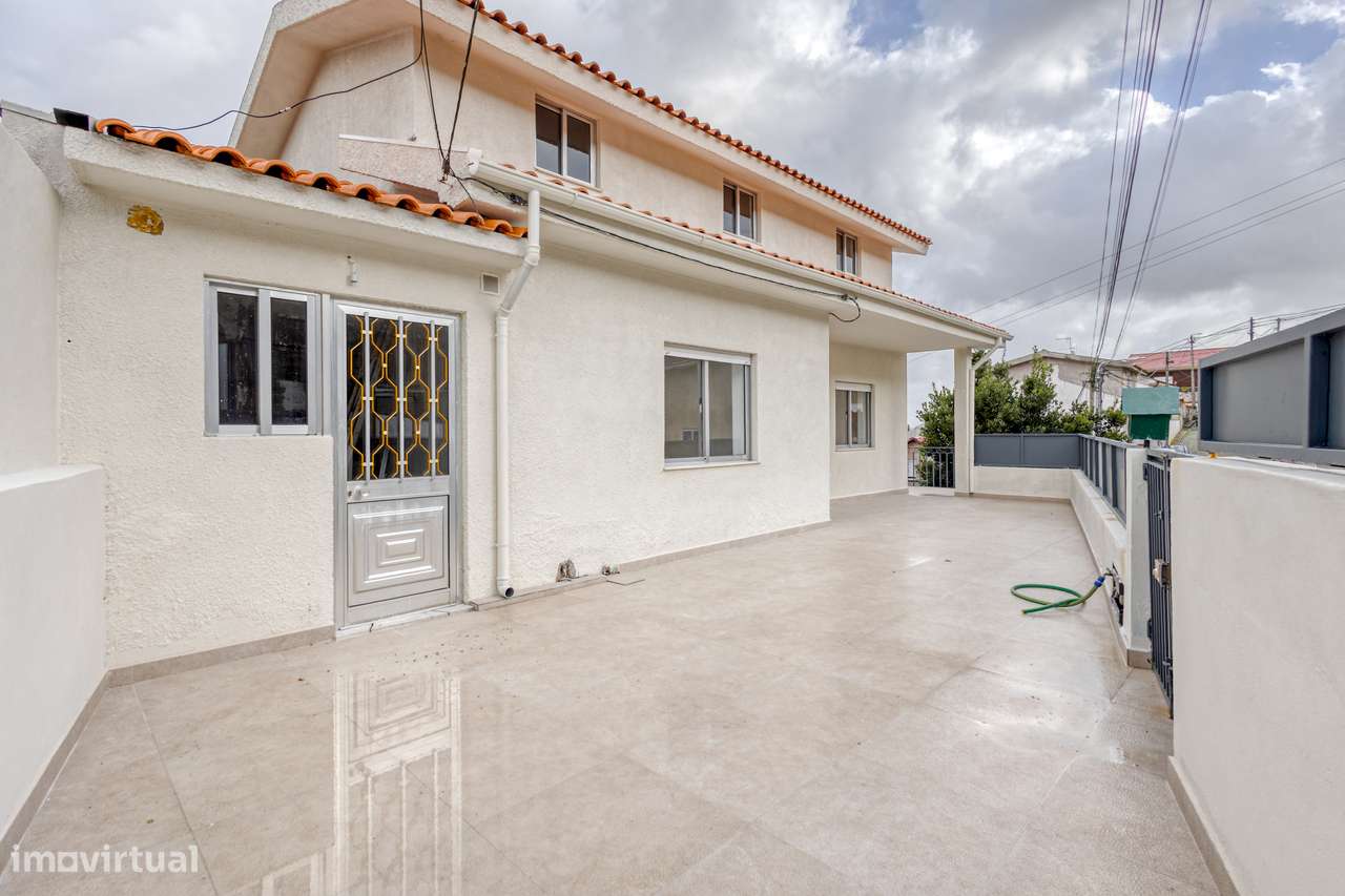 Moradia T3 restaurada com vistas sobre a Serra de Valongo - Grande imagem: 5/25