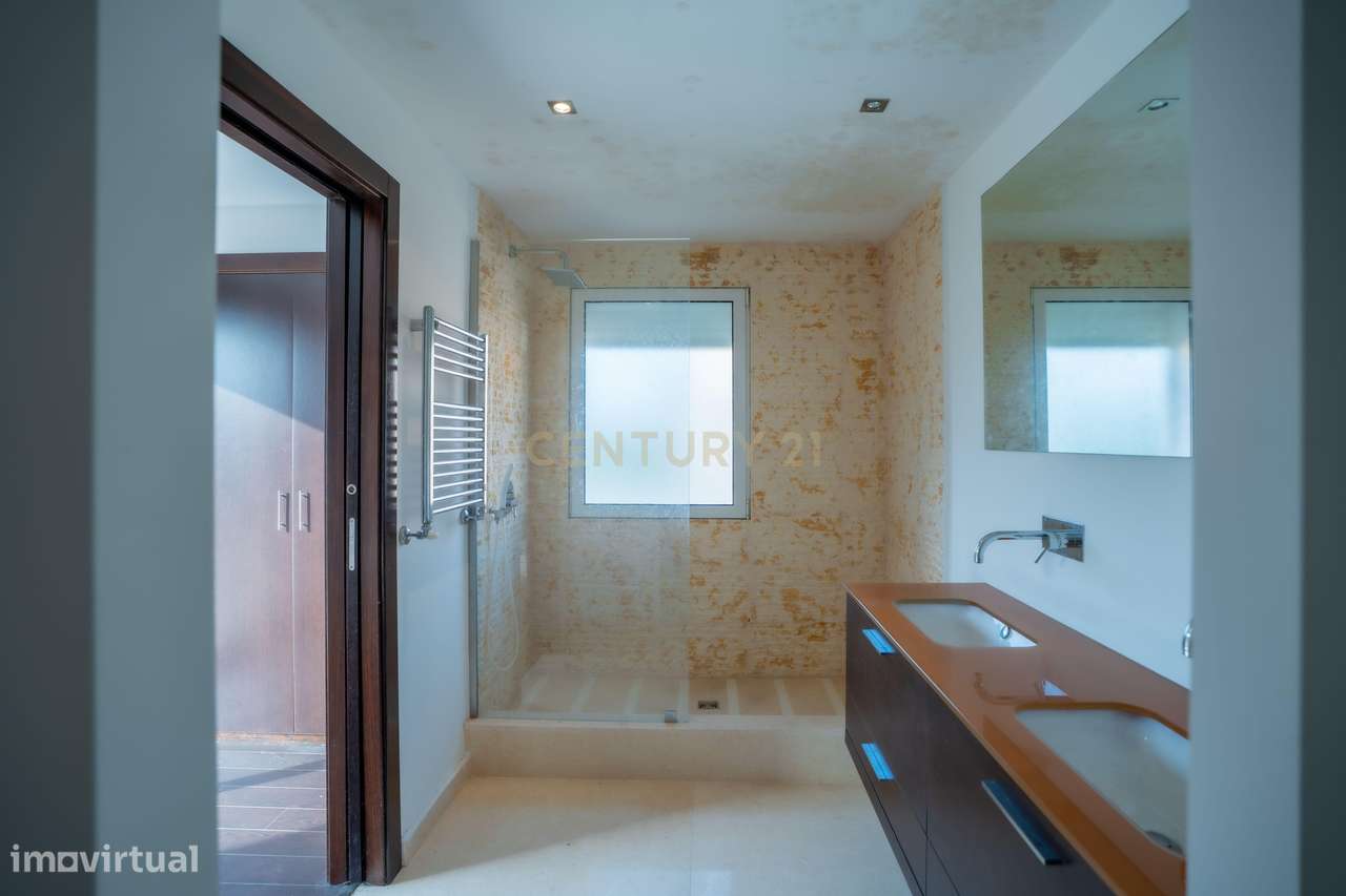 Moradia T4 com Piscina Privativa | Bicesse, Cascais-39