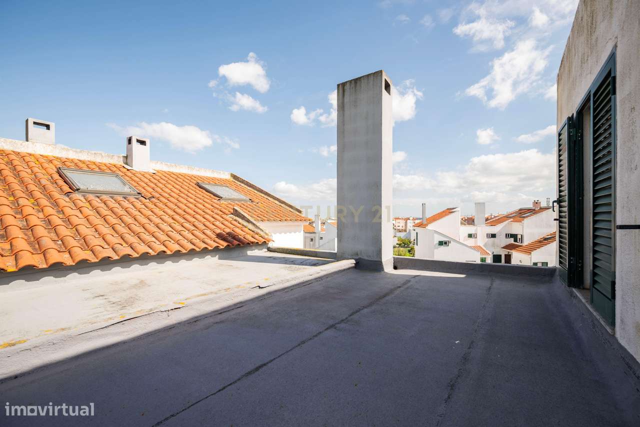 Moradia T4+1 para venda em Queijas.-28