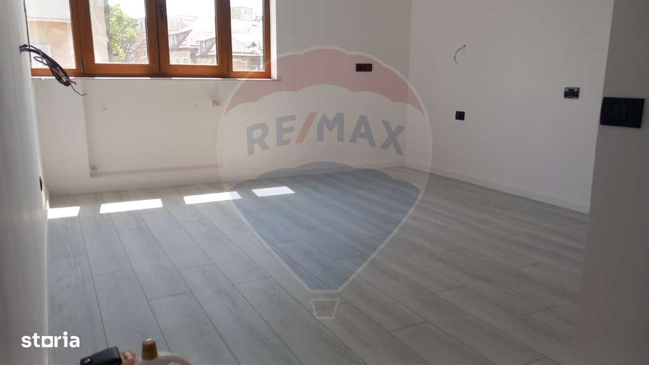 VANZARE Apartament cu 3 camere in zona Dacia-5