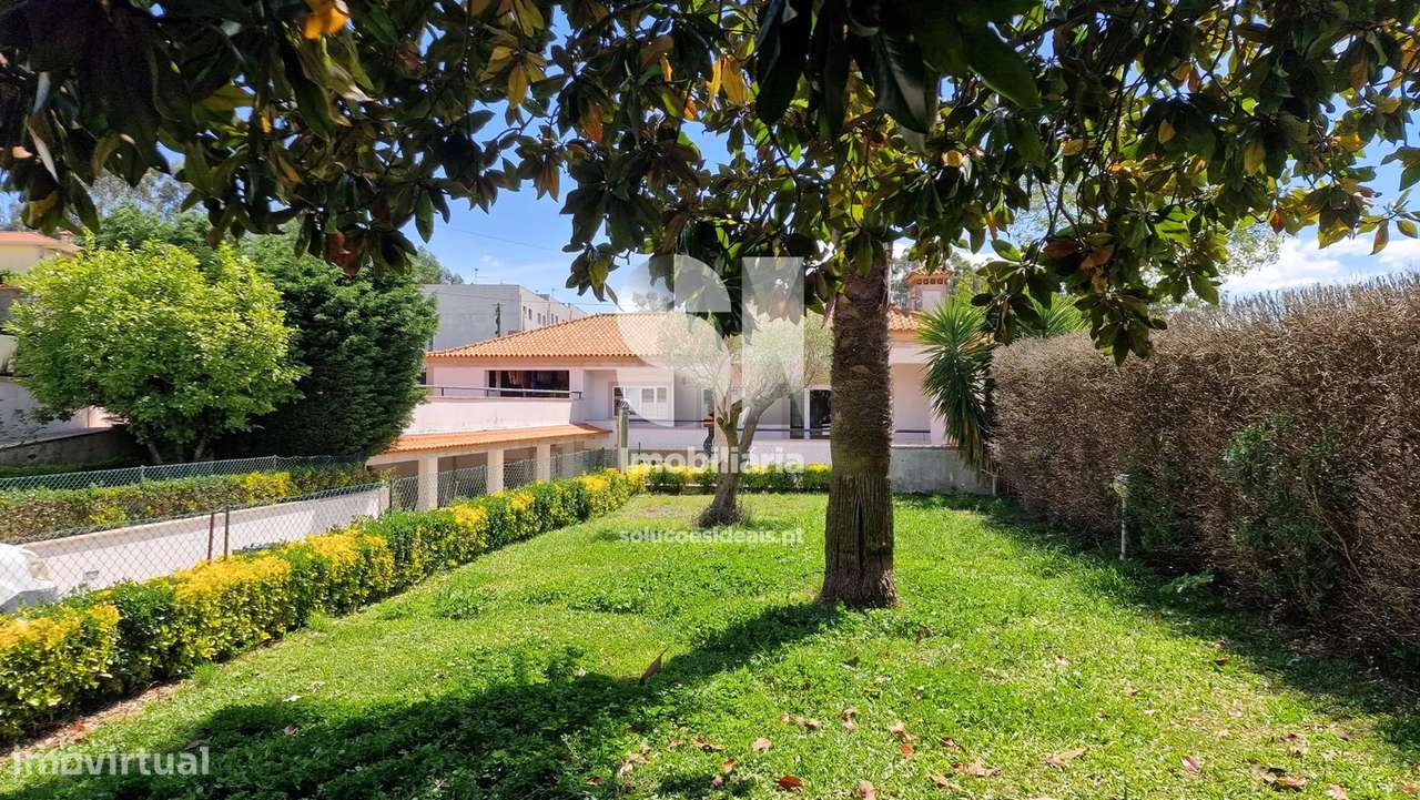 Moradia Isolada T5 - Grande imagem: 3/50