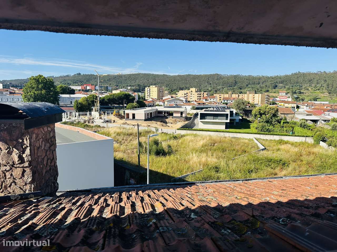 Espaçoso T2+1, mais sótão e lugar garagem no coração de Valongo-17
