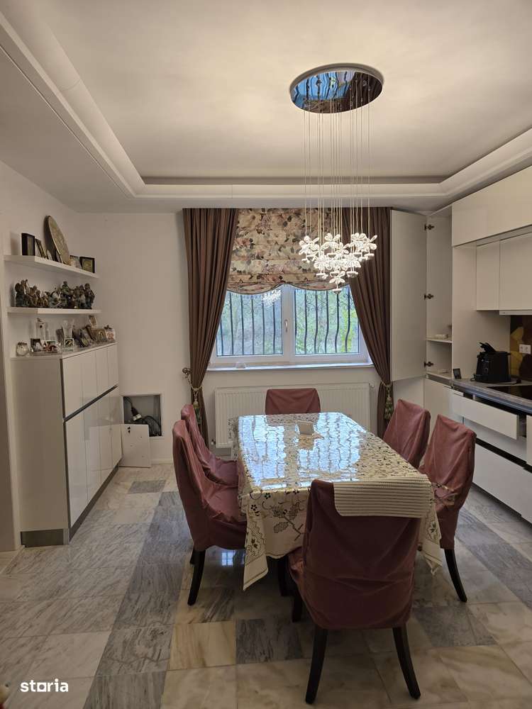 Ocazie!!! Vanzare Vila in Pitesti - P+1E+M - 500 MP | Teren 1400 MP-0