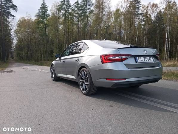 Skoda Superb 2.0 TDI Ambition DSG7 - 9