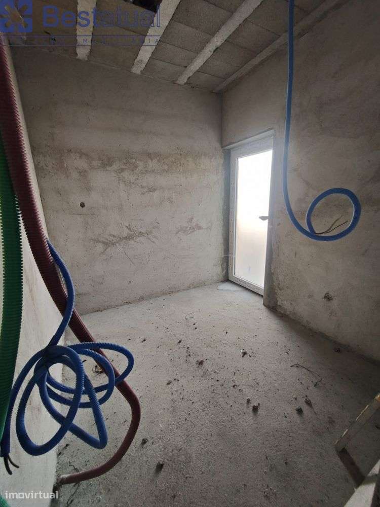 Moradias Bifamiliar - Acab. de Qualidade - Avidos-24