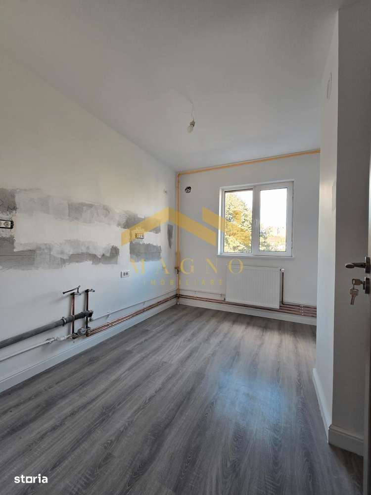Apartament cu 4 camere de vanzare, Zona Malul Muresului/Praporgescu - Imagine principală: 5/13