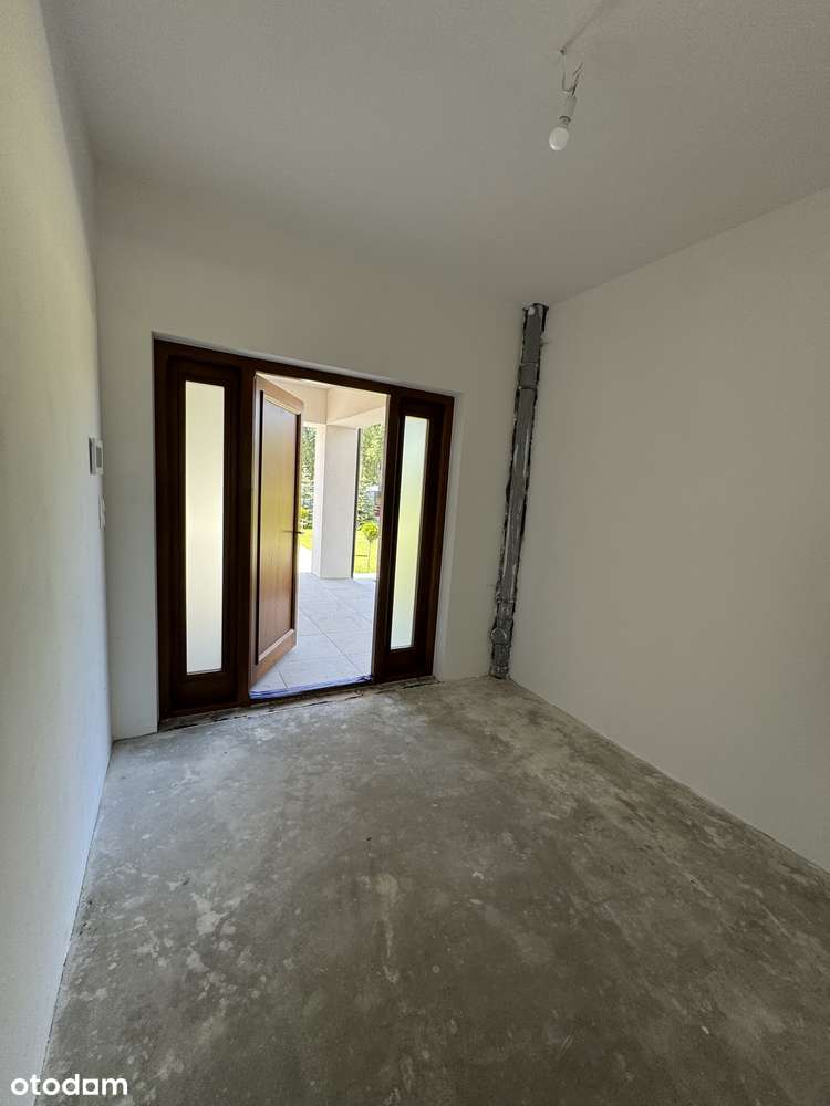 Nowoczesny, parterowy dom z pięknym ogrodem!-12