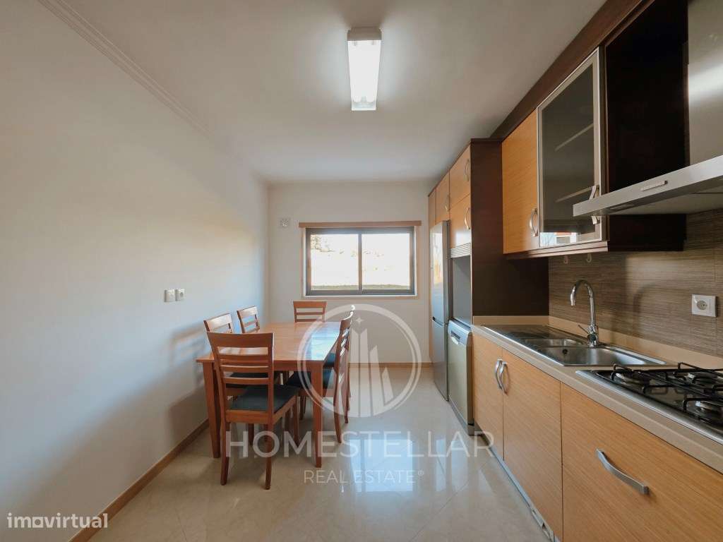 Apartamento T2 Atalaia com Arrecadação e Parqueamento-14