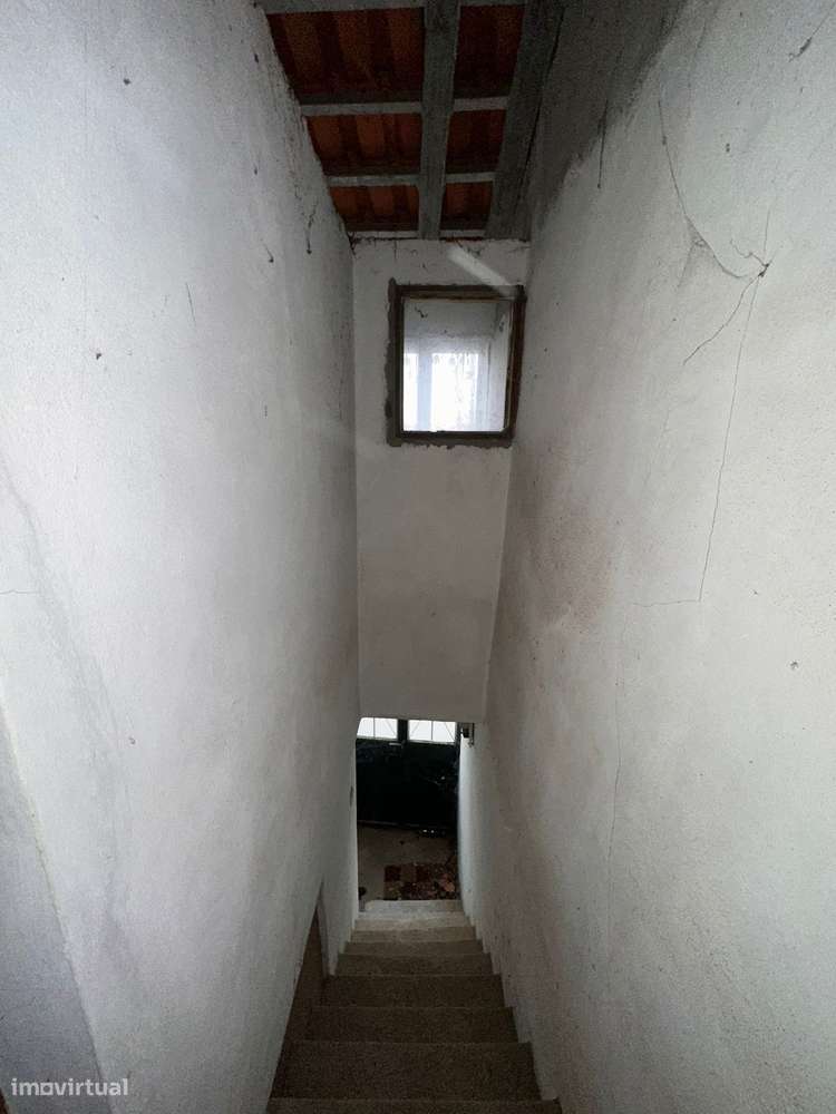 Moradia de 2 Pisos em Vila Nova de Foz Côa (Santo Amaro)-7