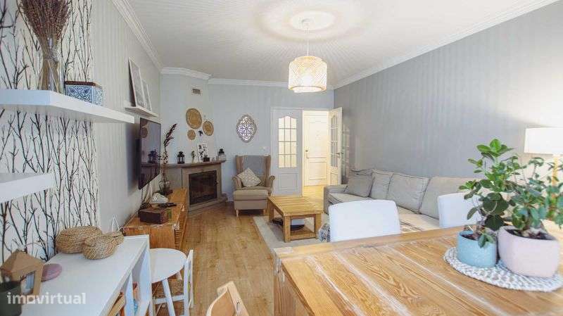 Apartamento T2 Renovado com Suíte, e Arrecadação – Agualva-Cacém - Grande imagem: 5/12