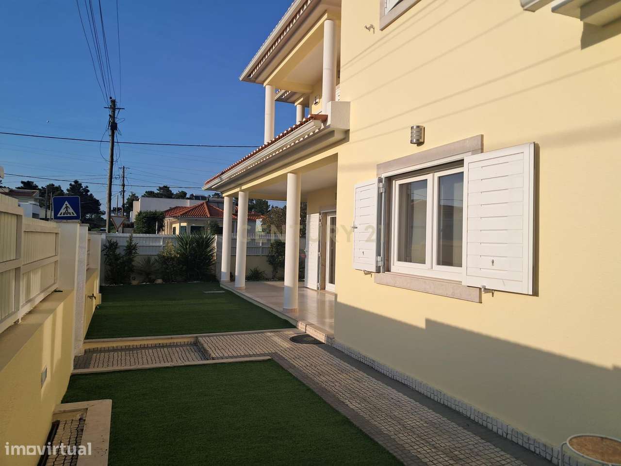 Moradia T4 com Piscina de Água Salgada | Quinta de Valadares-0