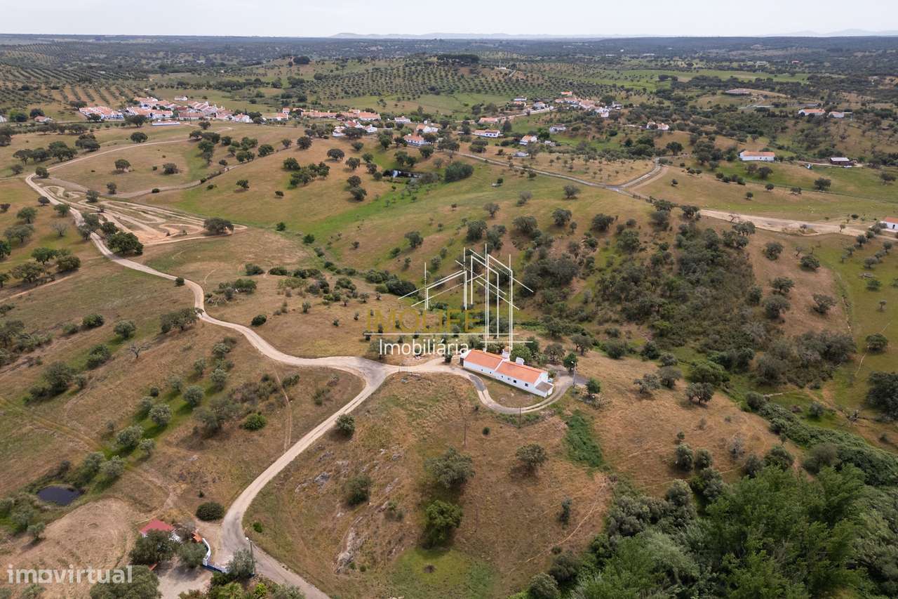 Monte das Parreiras com 2ha em Malarranha-9