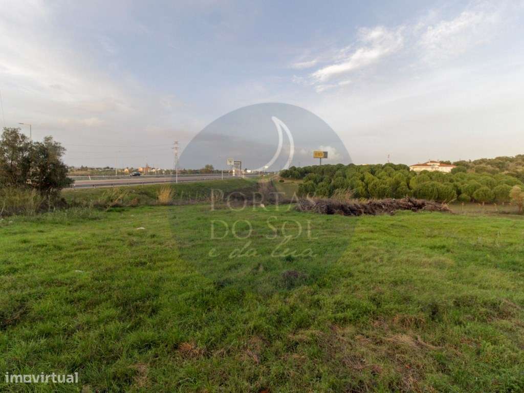 Terreno de 7.600 m2 p outros usos junto à A1 - Grande imagem: 3/5