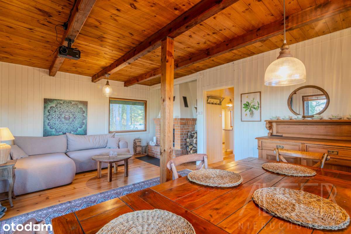 Dom z własnym stawem w ostatniej linii zabudowy-3