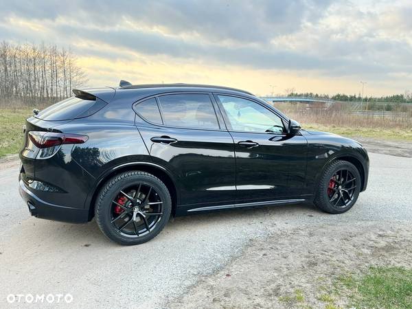 Alfa Romeo Stelvio 2.0 Turbo Veloce Q4 - 4