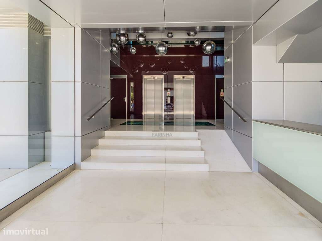 Apartamento T4 de elevado padrão, pronto a habitar na zona nobre do...-25