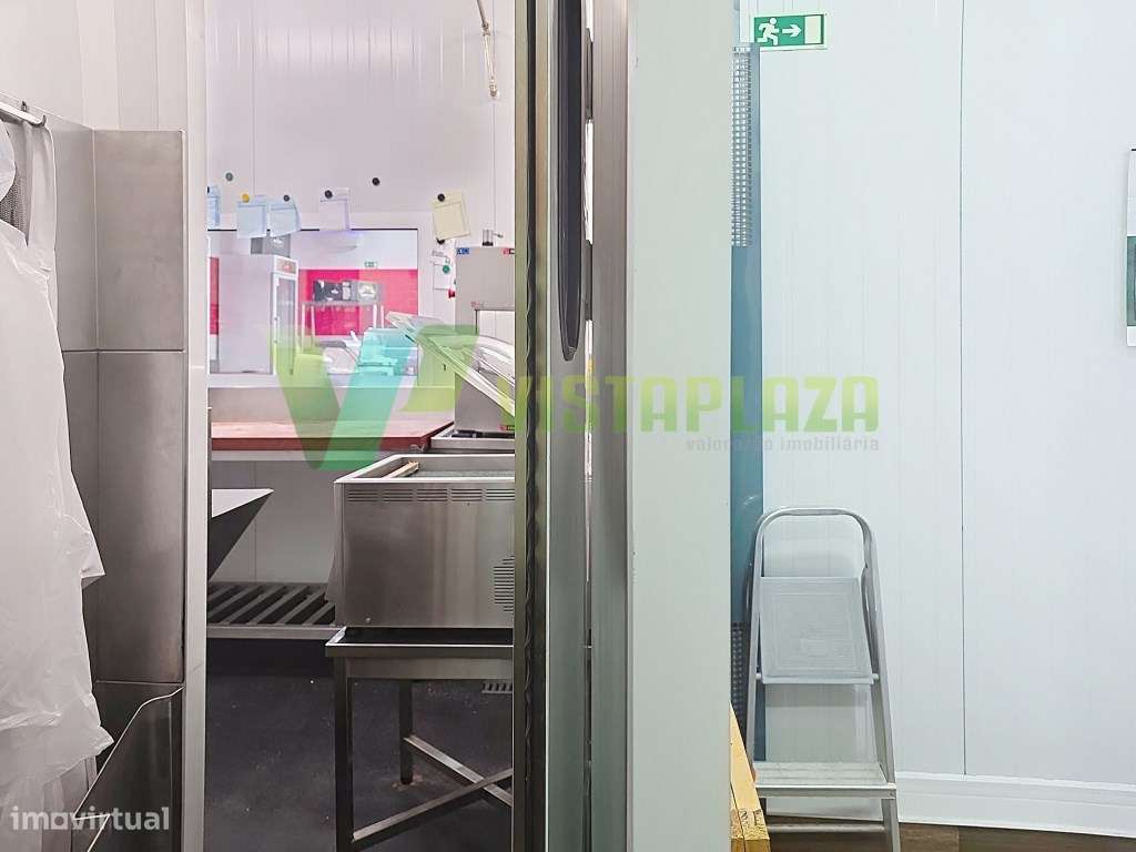 Talho em Funcionamento no Centro da Cidade Portimão - Loja Totalmen...-12