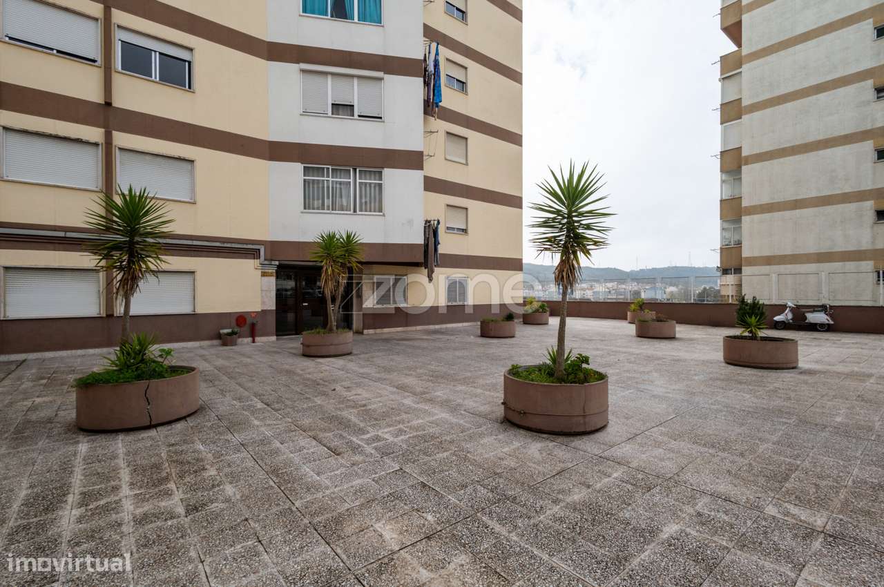 Apartamento T3 - complexo residencial fechado na Póvoa de Santo Adr... - Grande imagem: 1/36
