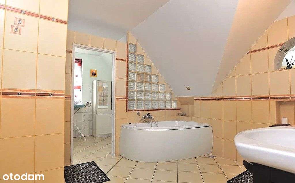 Atrakcyjny dom na kameralnym osiedlu-12