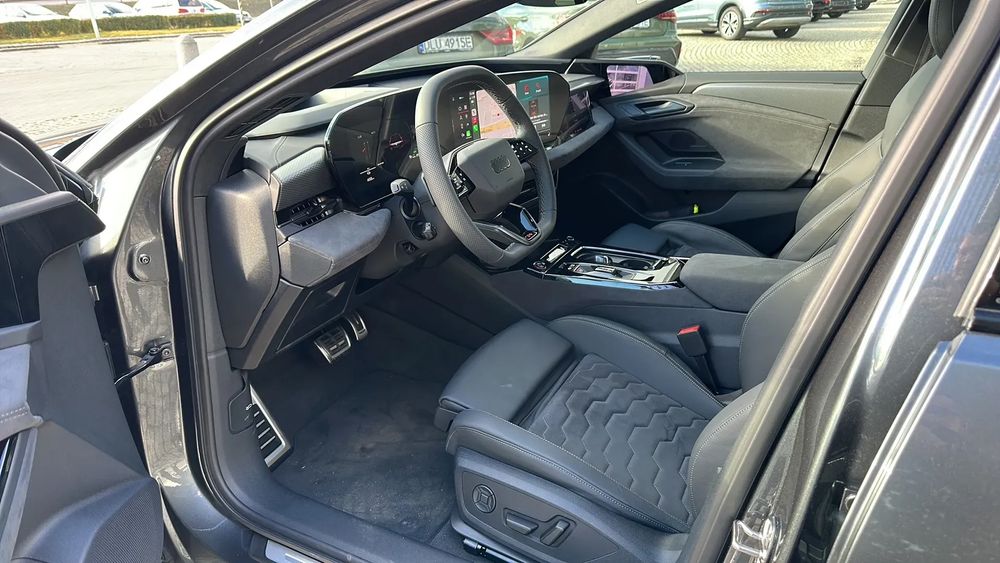 A6 e-tron Avant Performance 367KM Demo